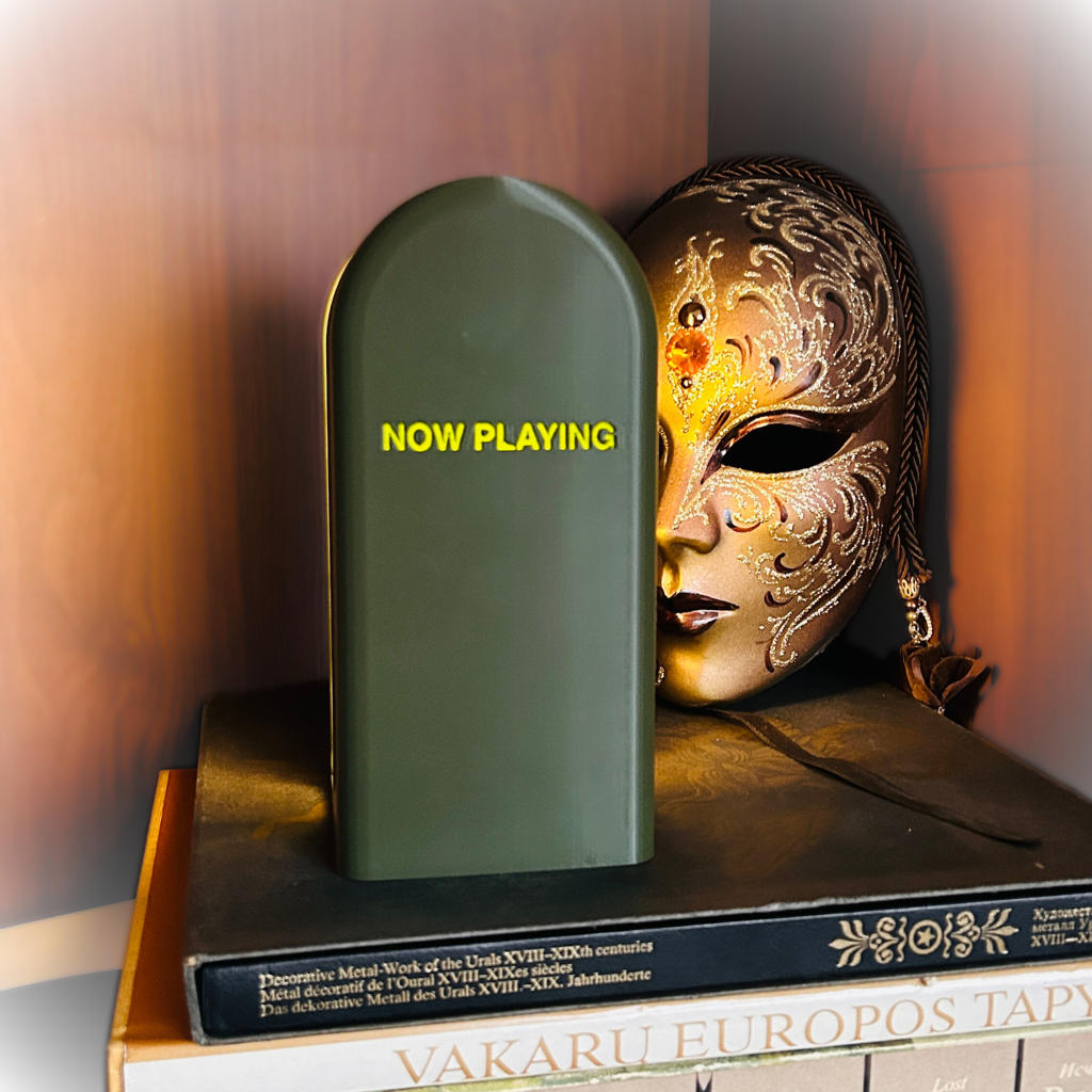 Vinyl record stand lamp MANGIJA – vinyl lover’s 3D printed lamp