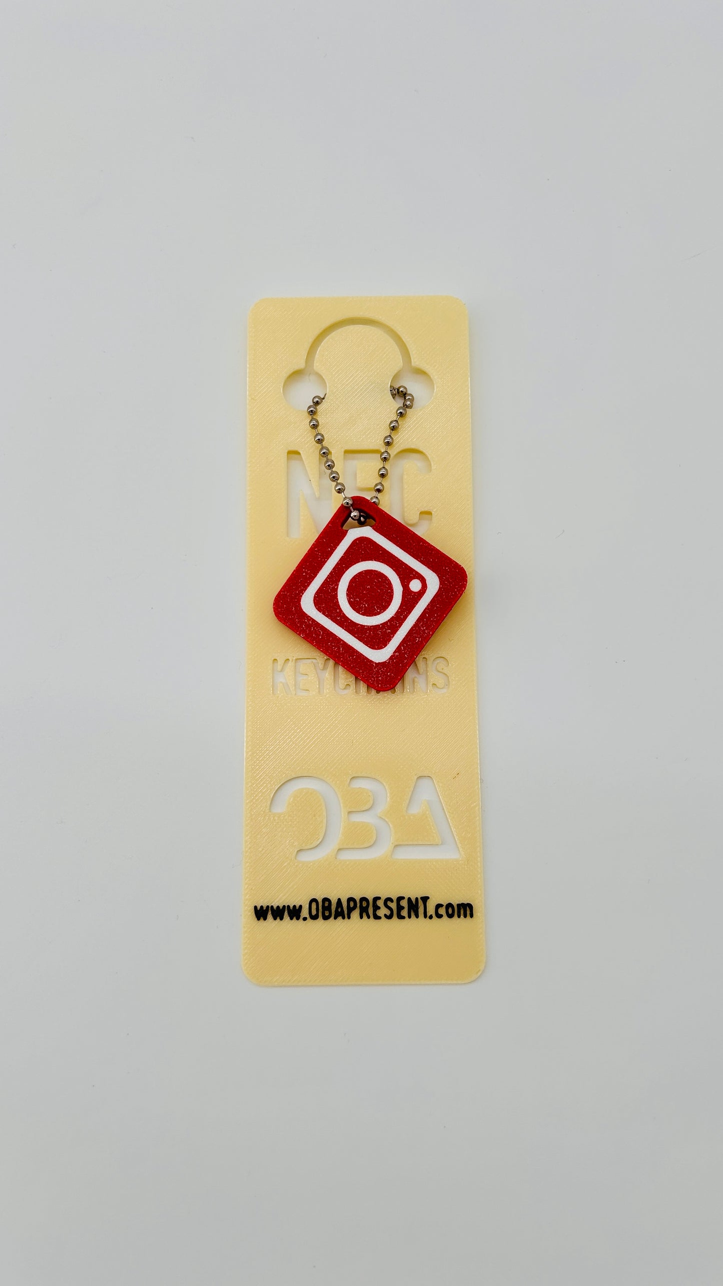 „DOMA“ – 3D šviestuvas / atrama knygai