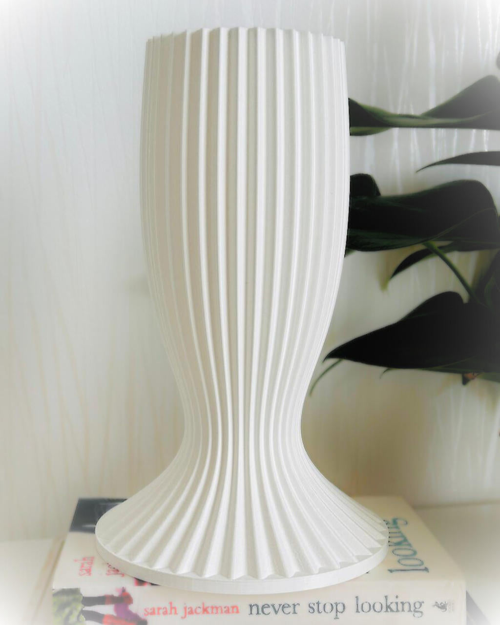 Nighstand lamp "TAURE" – modern 3D printed nightstand with warm light