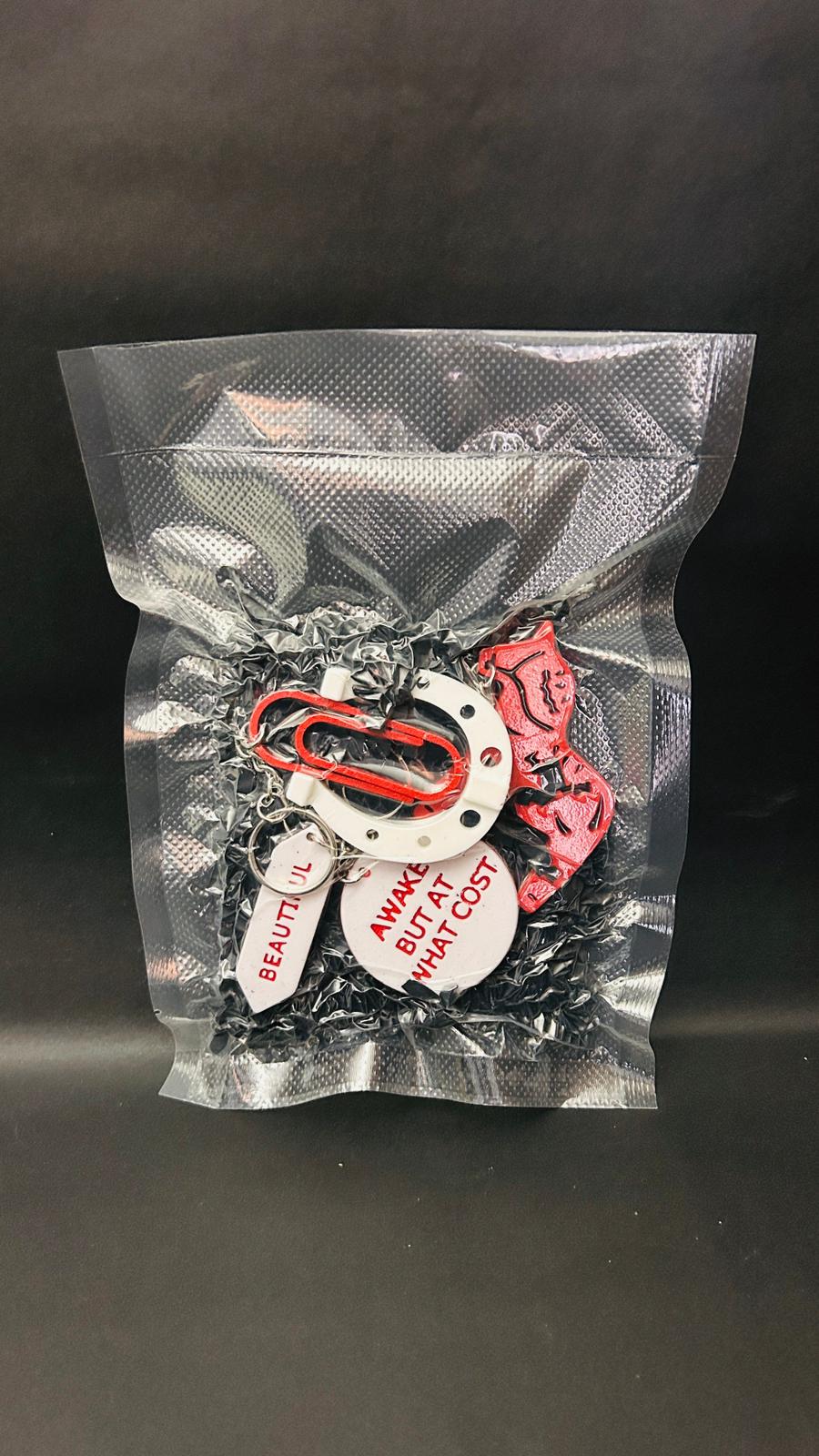 Jaungada veiksmes talismanu komplekts – sarkanais zirgs un pakavs kā spēka, veiksmes un aizsardzības simboli Jaunajam gadam