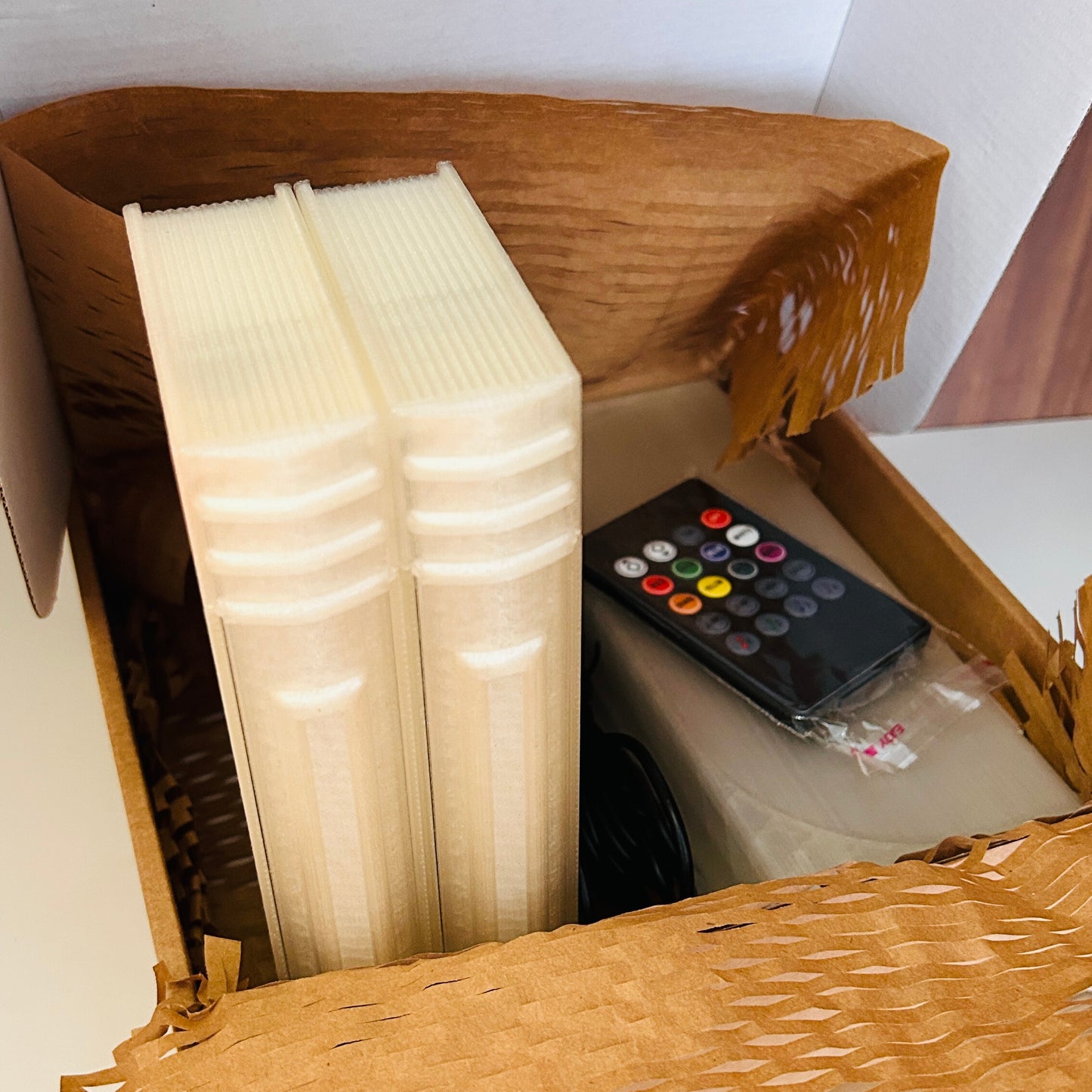 Library Lamp "KNYGA" – 3D printed LED light blending among books